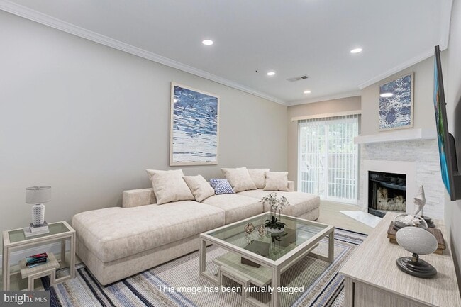 Building Photo - 273 S Pickett St