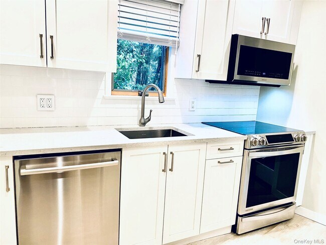 Building Photo - 4 Avenue B