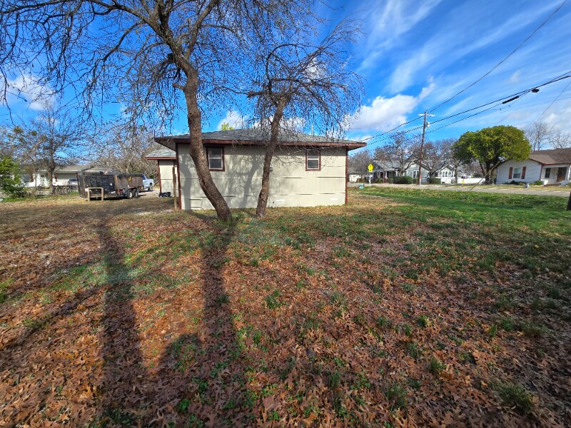 Building Photo - 502 S Pearl St