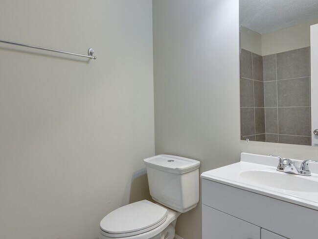Building Photo - Perfectly renovated 3BR/2B available for rent!