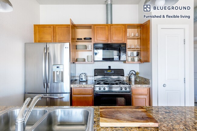 Building Photo - 1441 Central St