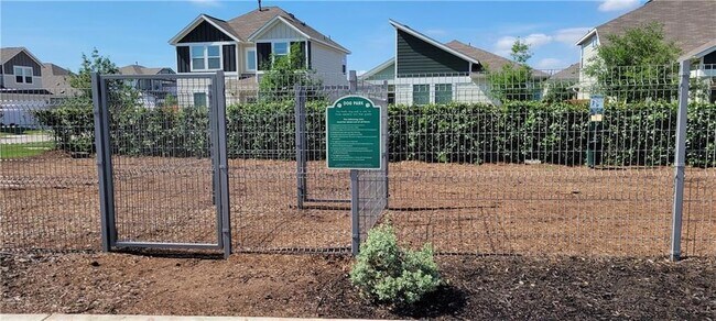 Building Photo - 1802 Los Olivios Wy