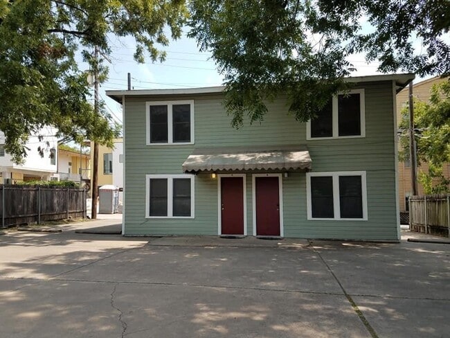 Building Photo - 110 E 30th St