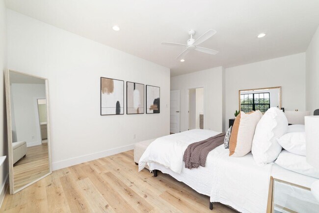 Building Photo - 11936 N Hoa Sen Cir