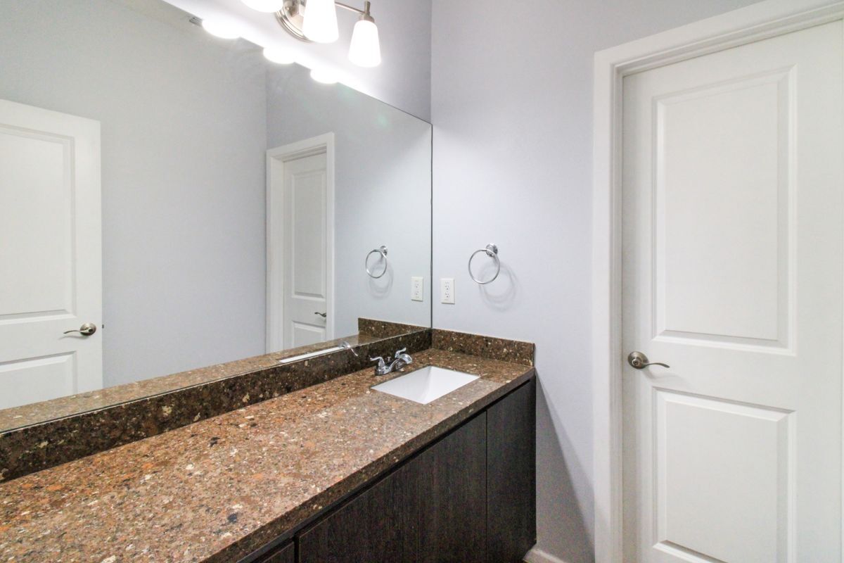 Building Photo - 3601 Fuerte Ave