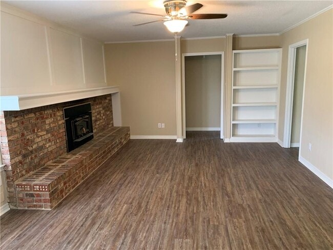 Building Photo - 2329 Genoa Dr