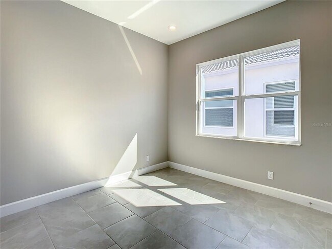 Building Photo - 4861 Sevilla Shores Dr