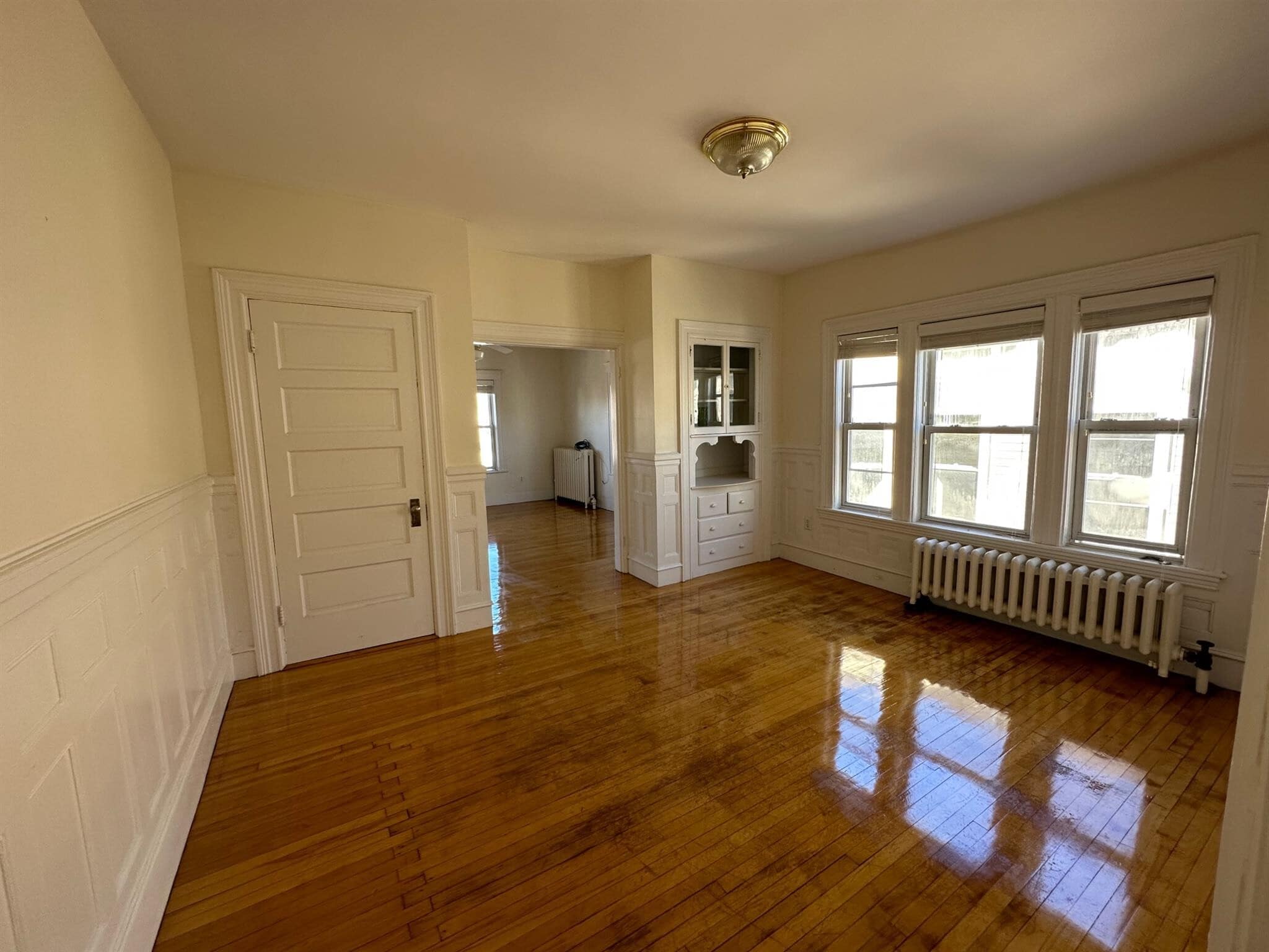 Building Photo - 2 Sacramento St