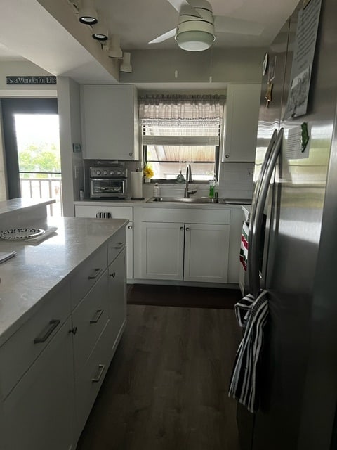 kitchen - 927 Capri Isles Blvd