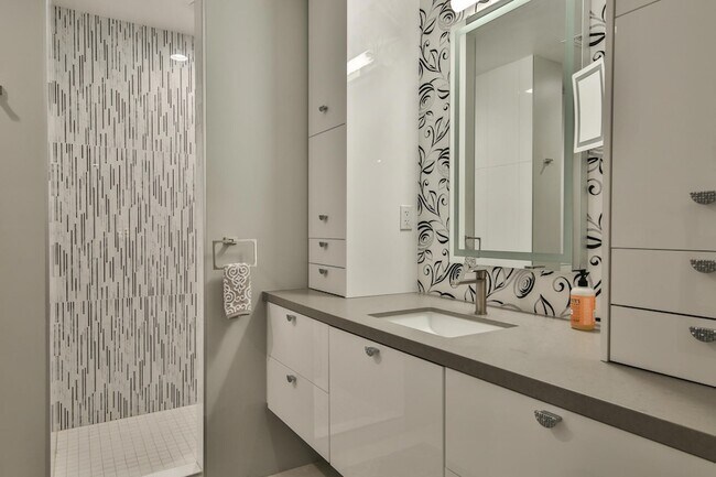 Building Photo - 47956 Silver Spur Trail