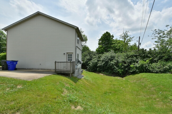 Building Photo - 537 Deaton Pl