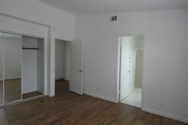 Building Photo - Condo for rent