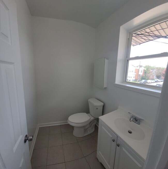 Building Photo - Very big and beautiful West Philadelphia E...