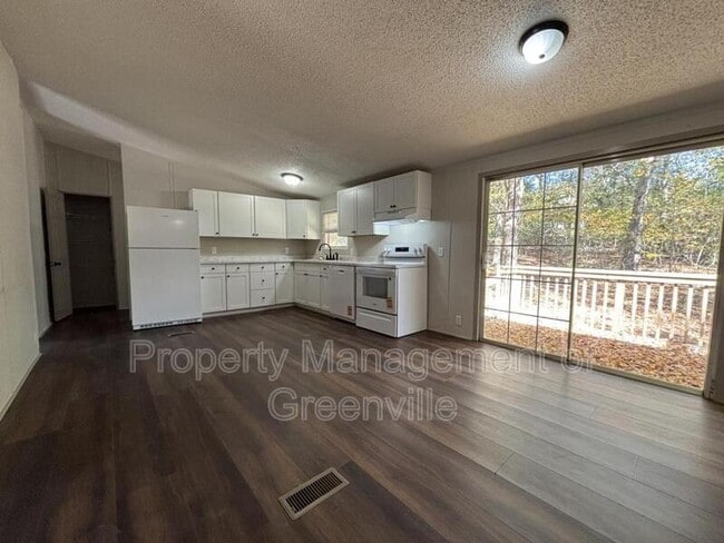 Building Photo - 102 Tifton Ct