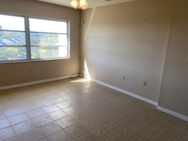 Building Photo - 8950 Park Blvd N