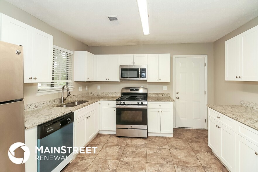 Building Photo - 8170 Winewood Ct