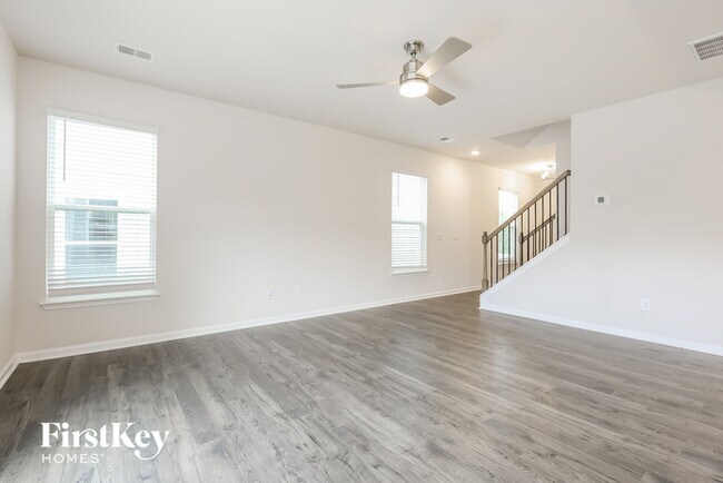 Building Photo - 717 Ridgemoor Trl