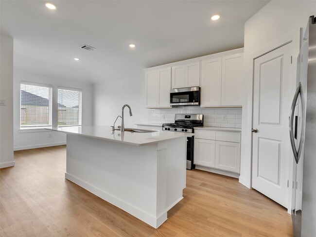 Building Photo - 9011 Serene Hvn Dr