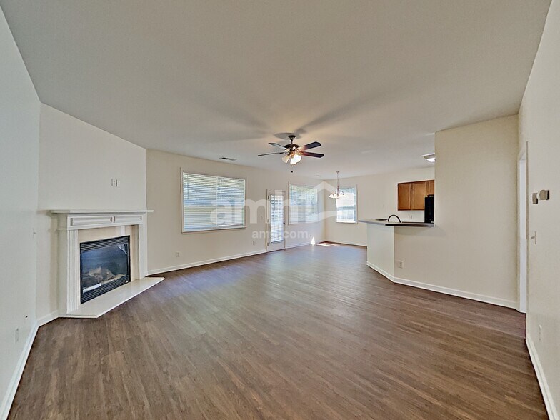 Building Photo - 836 Topaz Valley