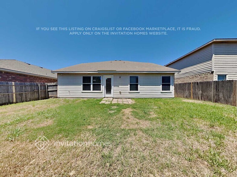 Building Photo - 10404 Hideaway Trail