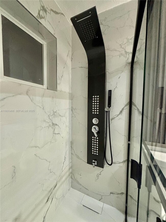 Building Photo - 8561 Claridge Dr