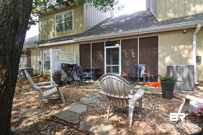 Building Photo - 430 W Fort Morgan Rd