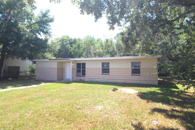 Building Photo - Move-In Ready 3-Bed Home – Pet Friendly & ...