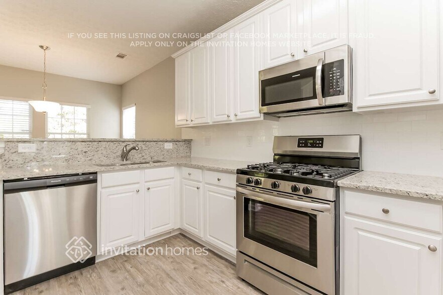 Building Photo - 460 Hulan Way