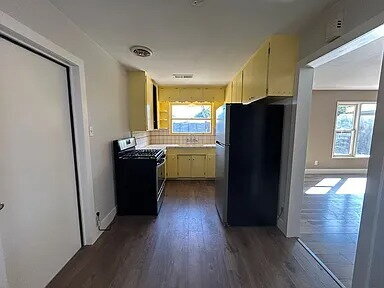 Building Photo - Beautiful single house