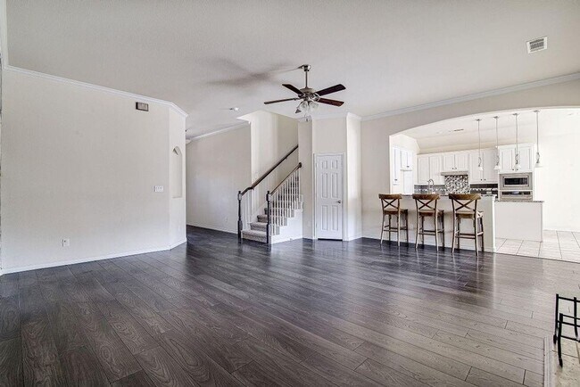 Building Photo - Spacious 4BR House in Burleson