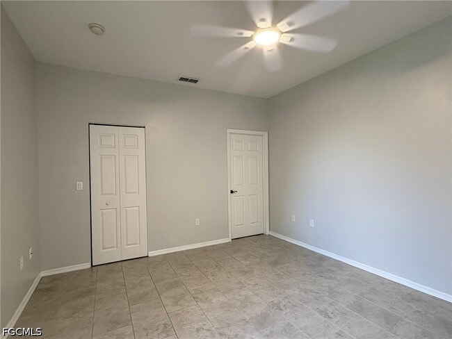Building Photo - 3636 Pine Oak Cir