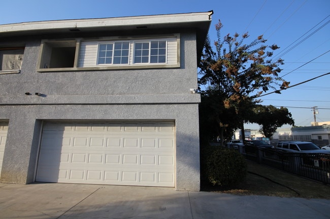 Building Photo - 12429 Benedict Ave