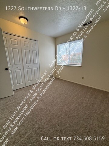 Building Photo - 1327 Southwestern Dr