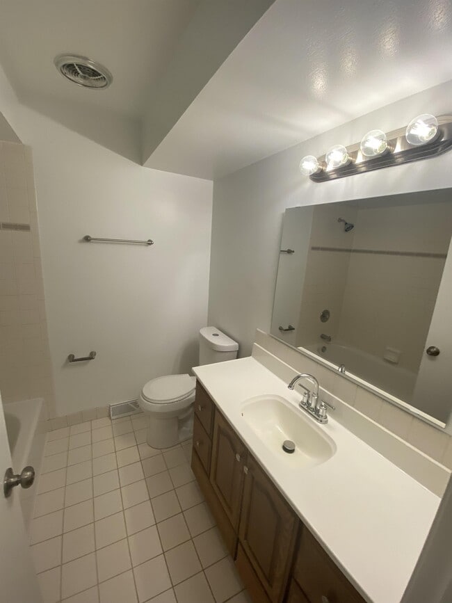 Building Photo - 4375 N 143rd St