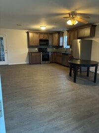 Building Photo - 389 Clark Ave