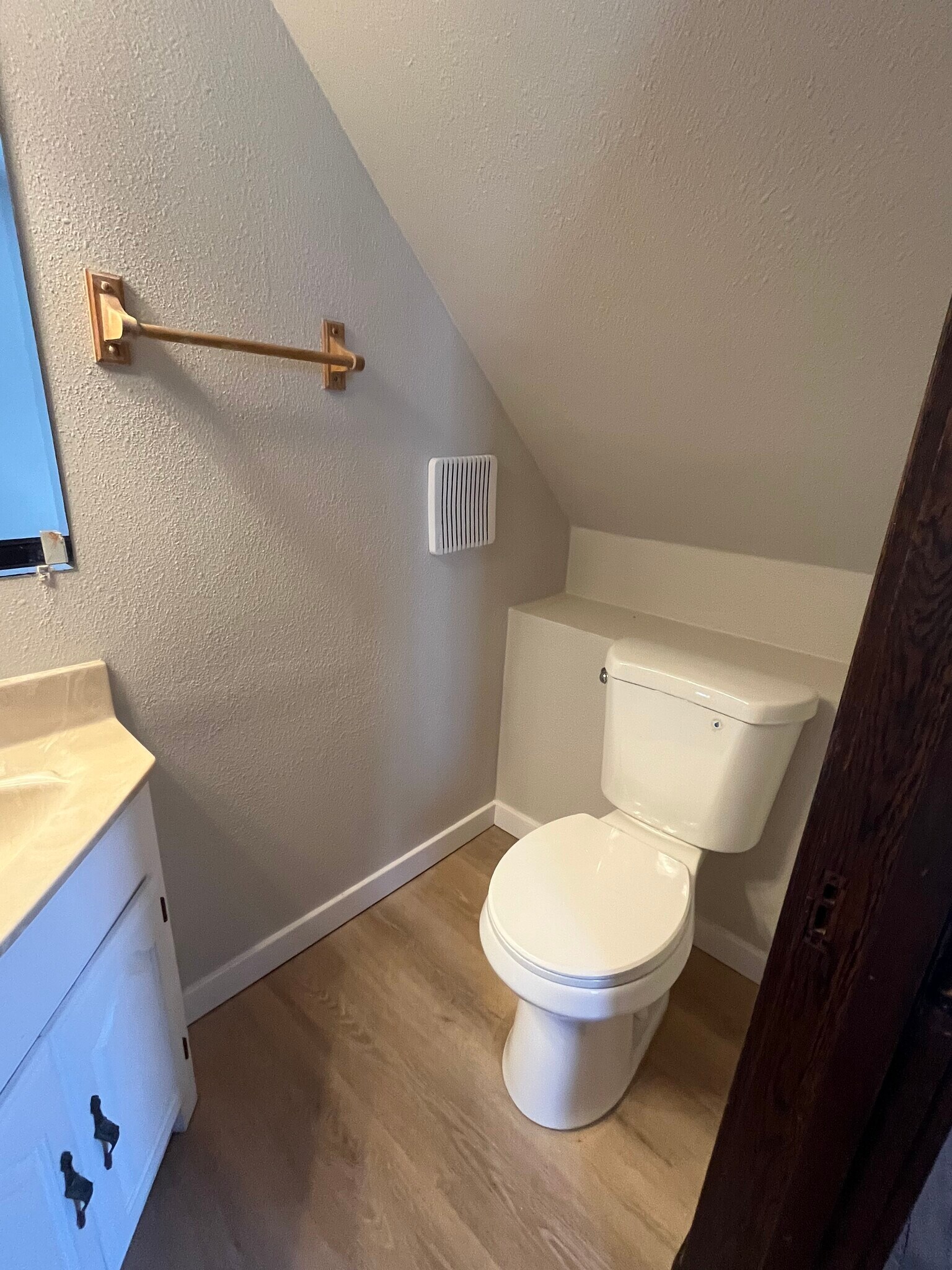 Building Photo - 122 Leffert St