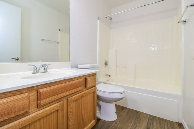 Building Photo - 10994 W Rio Vista Ln