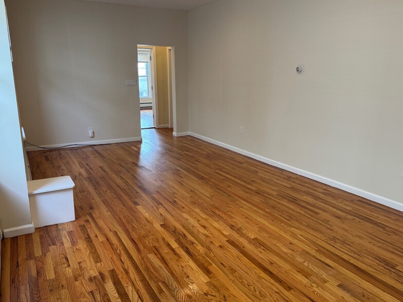 Building Photo - 37 Gautier Ave