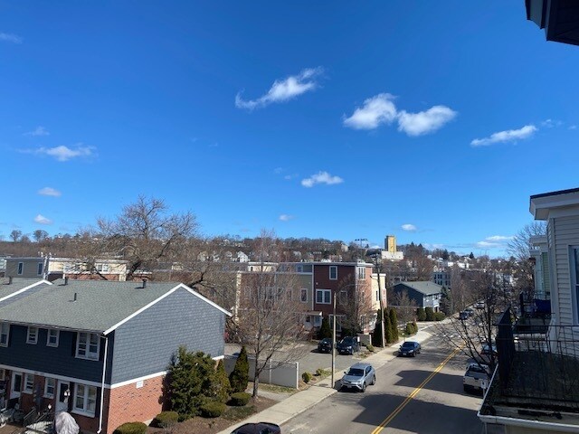 Building Photo - 901 Saratoga St