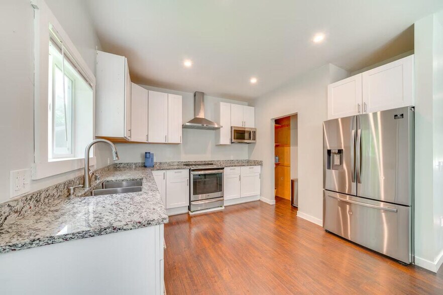 Building Photo - 16208 47th Ave S