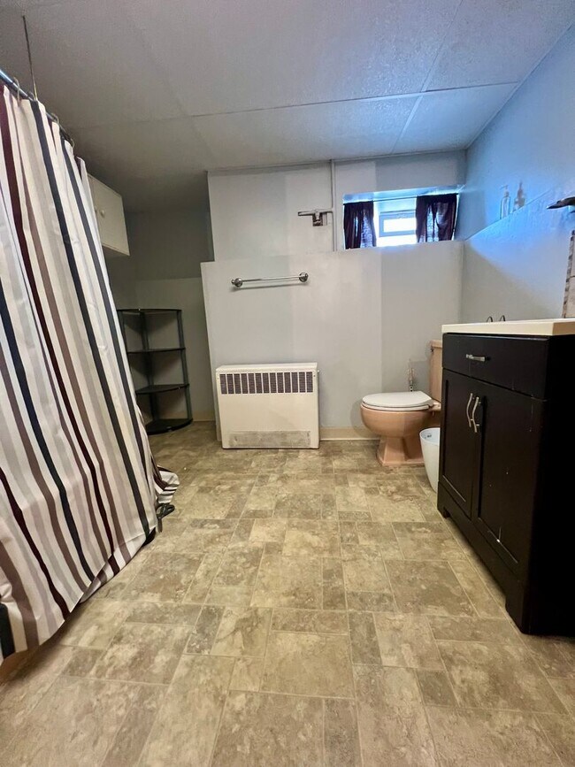 Building Photo - 3333 Chippendale St