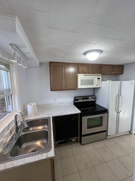 Building Photo - 26 Summer St