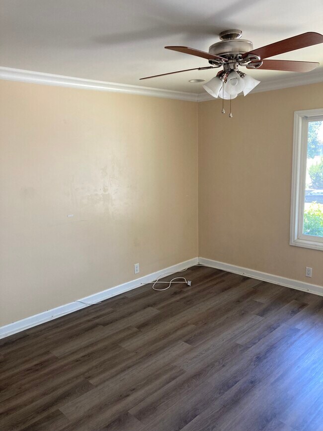 Bedroom - 700 E Carson St