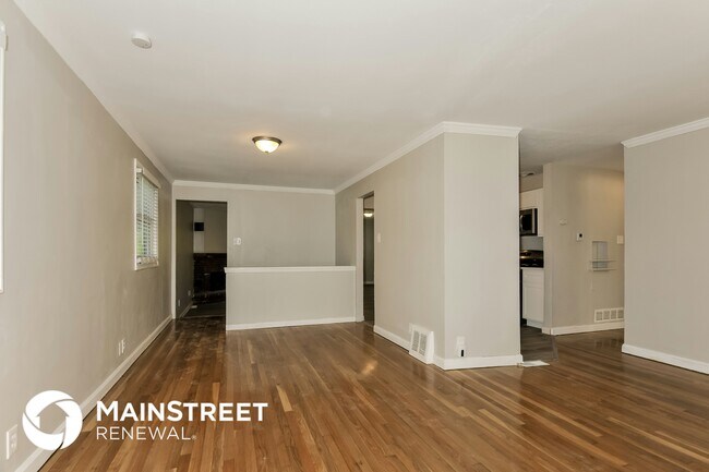 Building Photo - 601 Kelvin Dr
