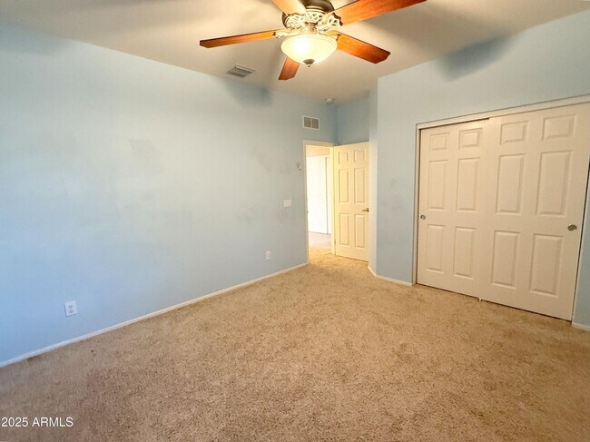 Building Photo - 1432 S Apache Dr