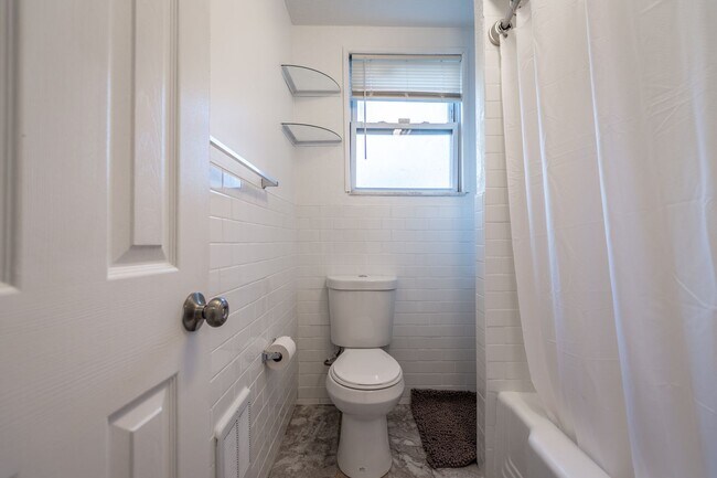 Building Photo - 519 N Euclid Ave