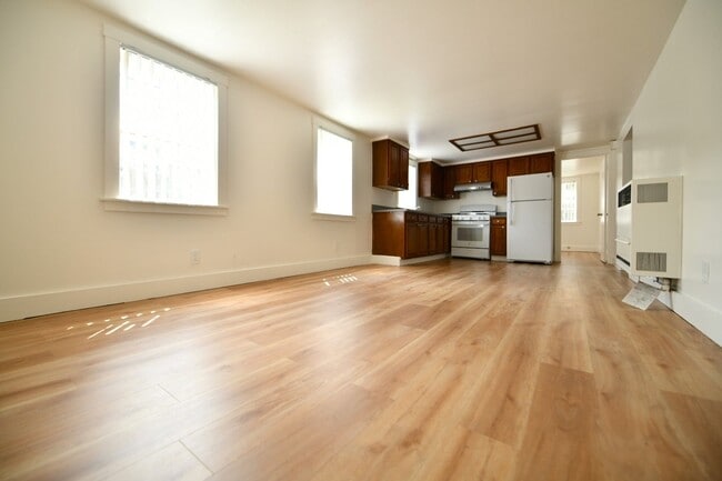 Interior Photo - 2p007 - 530-536 41st St. Oakland