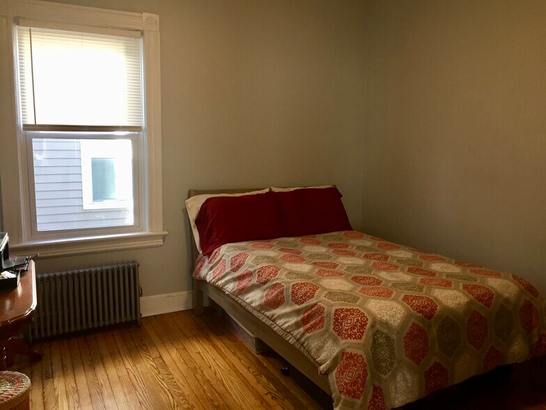 Bedroom #2 (both bedrooms same size) - 16 Tecumseh Street