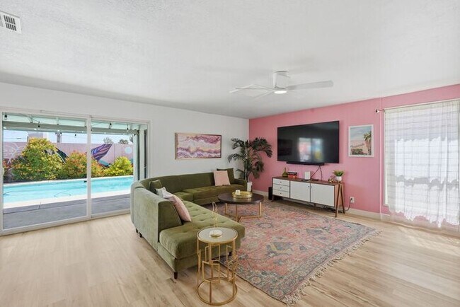 Building Photo - Scottsdale Oasis Ready for July move-in!