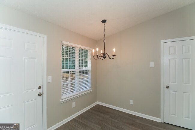 Building Photo - 6695 Emerald Pointe Cir